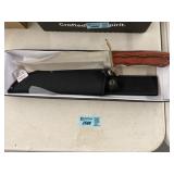 Timber Rattler Hunting Knife w/Sheath