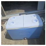 Rubbermaid 2 wheeled cooler