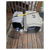 Pet crates & bowls