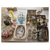 Decor group : plates, figurines, mugs, & more