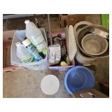 Dog bowls & pet supplies