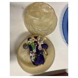 CIARA DISH WITH ASSORTED PINS