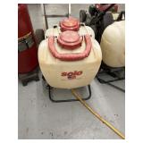 2 Solo Backpack Sprayers