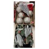 2 Flats Christmas Decor