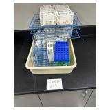 Test tube holders and the lakes there of