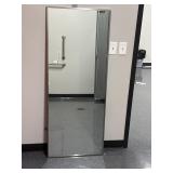Large mirror room 305