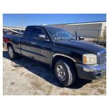 2005 Black Dodge 2WD Dakota 166557 miles