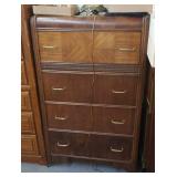 Waterfall-type chest of drawers