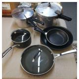 Pressure cookers, pots & pans