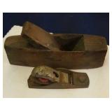 2 antique wood planes