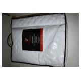 Tribeca Living Twin Quilt Set