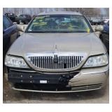 2007 LINCOLN TOWN CAR 4 DOOR GOLD