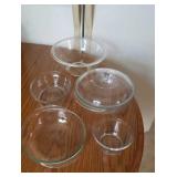 5 Pyrex dishes
