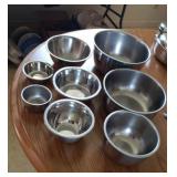 8 stainless steel bowls