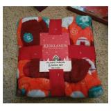 Plush throw & sock set, new in box