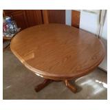 Oak pedestal dining room table  &  4 chairs