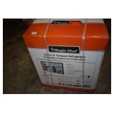 Magic Chef 2.6 cu ft Compact Fridge