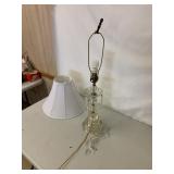 Decorative lamp with prisms