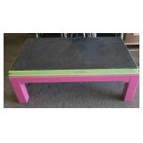 Heavy-duty play table