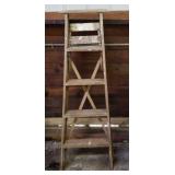 Wooden 5 foot step ladder