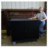 Rolling storage cabinet