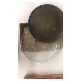 Pizza pan, glass relish tray