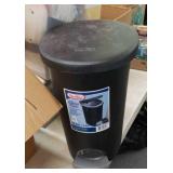 Small Sterlite trash can