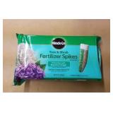 Miracle-Grow tree fertilizer spikes