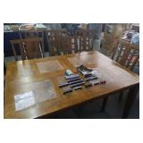 Great dining room table, extra leaf & 6 chairs