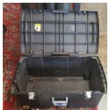 Sterlite tote with latches