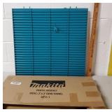 Makita 2x2 Panel Grid