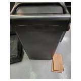 Rubbermaid Trashcan