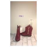 Toddler size 9 boots