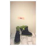 Toddler size 6 boots