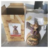 Jim Shore "A Prayer Of Thankfulness"