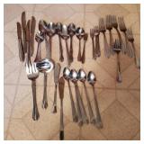 29pc mismatched Silverware