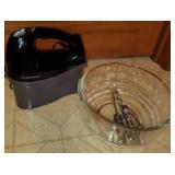 Hamilton Beach Hand Mixer, with Mixing Glass Bowl