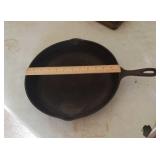 Cast iron skillet