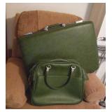 2 pieces green luggage