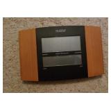 Clock & Indoor-outdoor thermometer