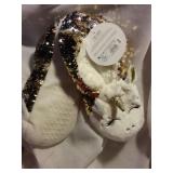 ONE PAIR SLIPPER SOCKS W/ GRIPPERS.