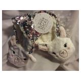 ONE PAIR SLIPPER SOCKS W/ GRIPPERS.