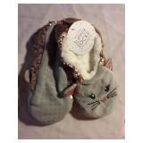 ONE PAIR SLIPPER SOCKS W/ GRIPPERS