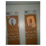Bottle hangers (2 packs of 4)