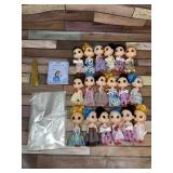 18pc Doll Gift Set 5ï¿½ with multicolored dresses