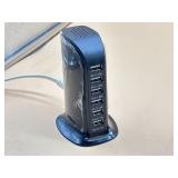USB power hub with grounded power plug