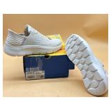 Size 7.5 Skechers Women