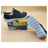 Size 7 wide Skechers Women