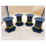 Lot of four extender pedestals