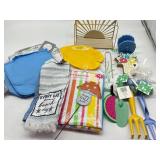 Large Lot of Women s Home Decor Essentials & Outdo